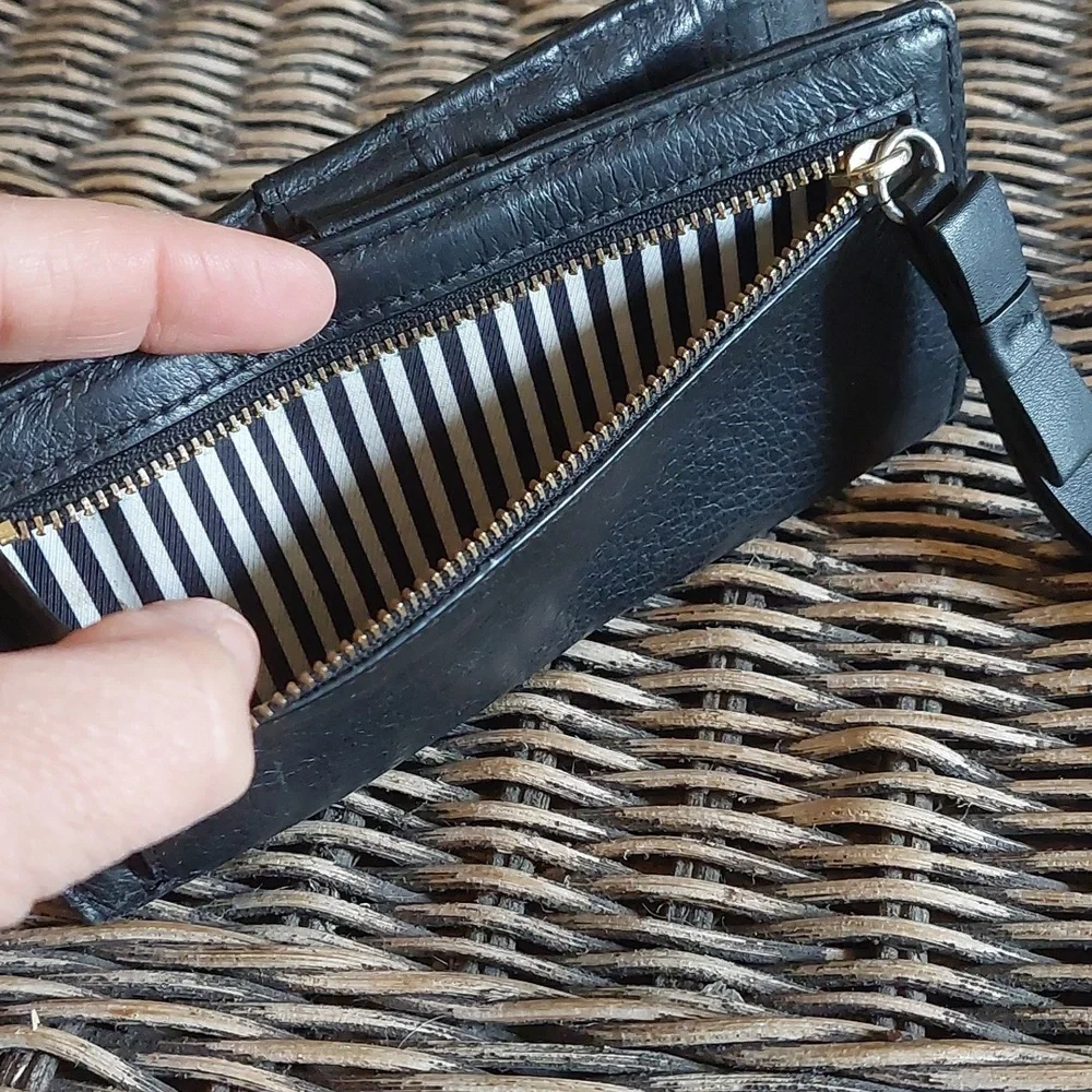 Kate Spade Leather Wallet *Final Price* - Picture 14 of 16